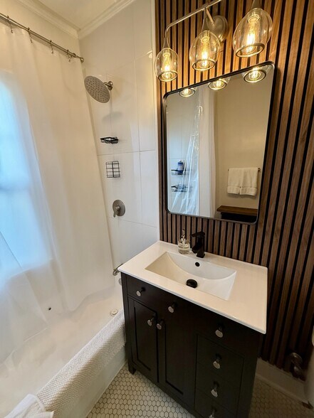 Building Photo - 3532 Humboldt Ave S