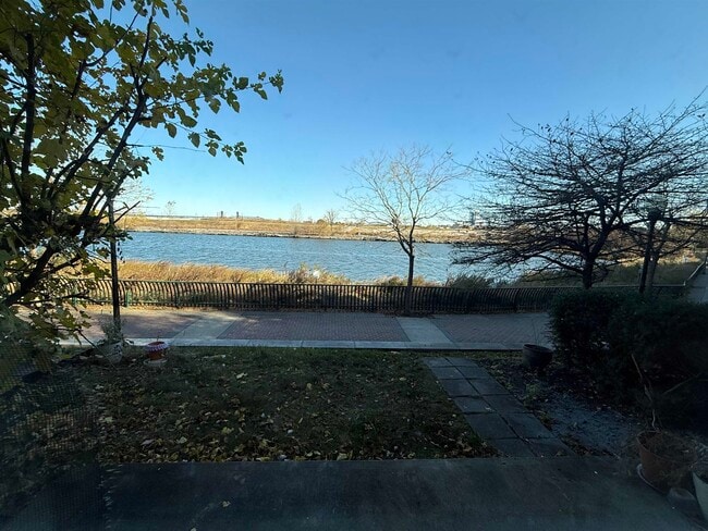 Building Photo - 76 Lyon Ct