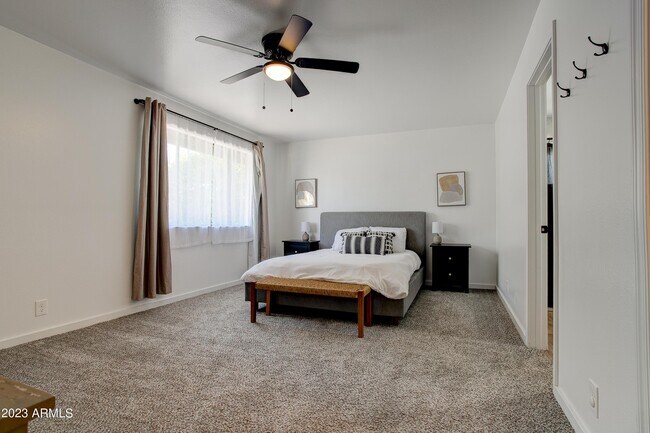 Building Photo - 1201 E Northview Ave