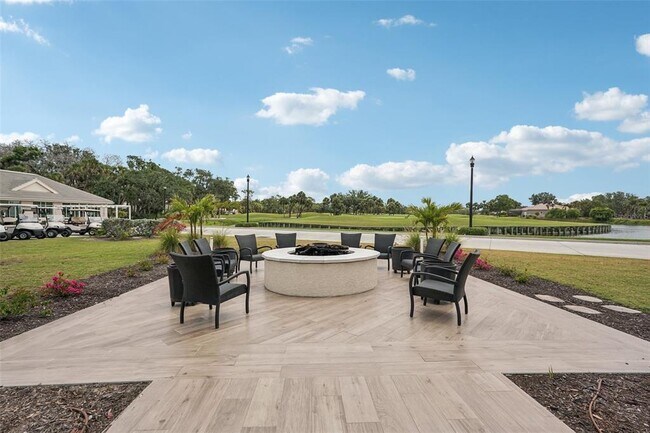 Building Photo - 539 Fallbrook Dr