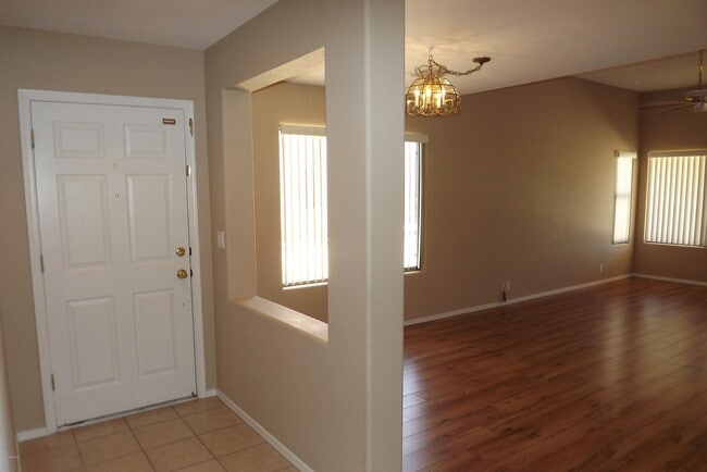 Building Photo - 13826 N Cambria Dr