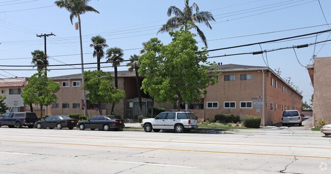 Primary Photo - 12447-12457 Paramount Blvd