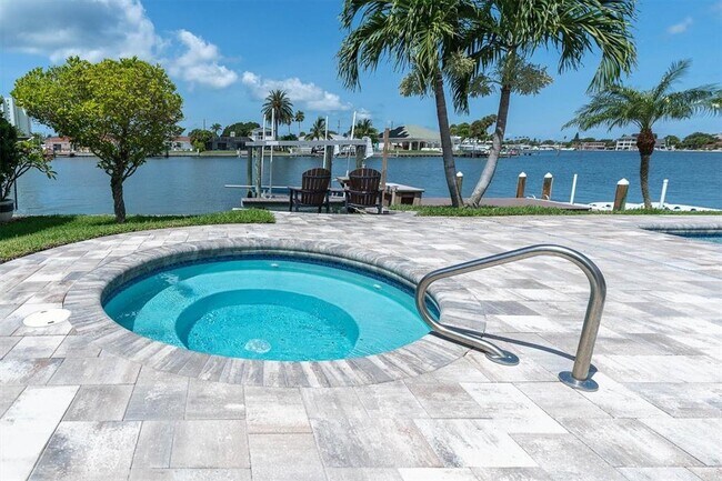 Building Photo - 6440 3rd Palm Point
