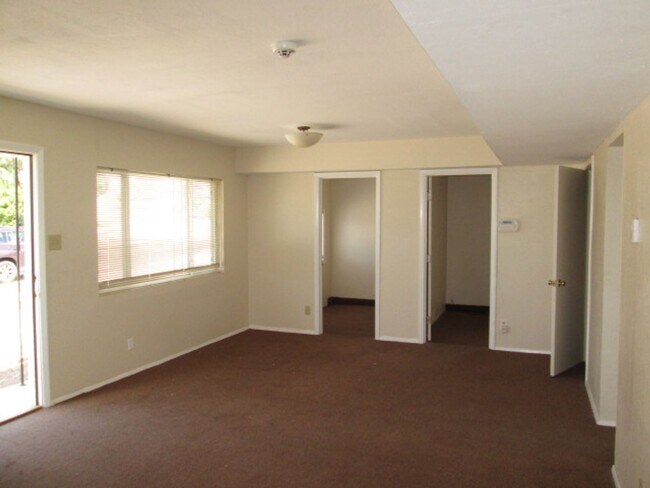 Building Photo - Here It Is!