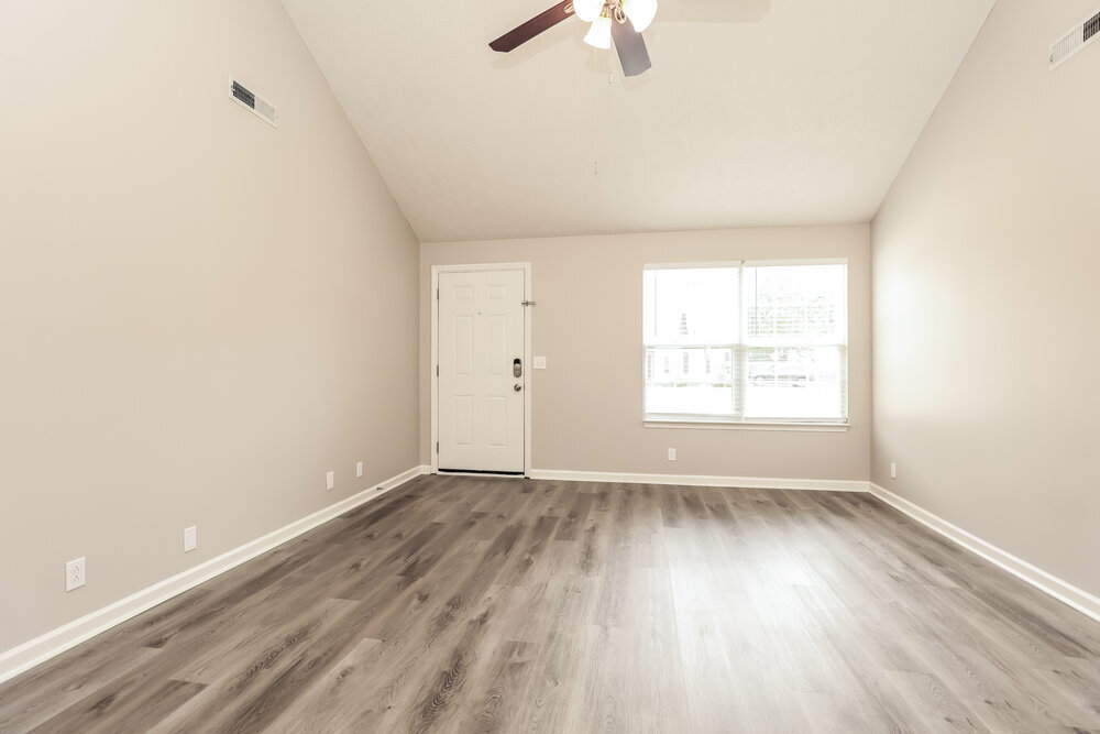 Building Photo - 1225 Eastwoods Dr