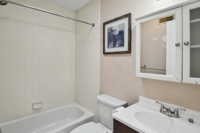 Building Photo - 238 S 11th St
