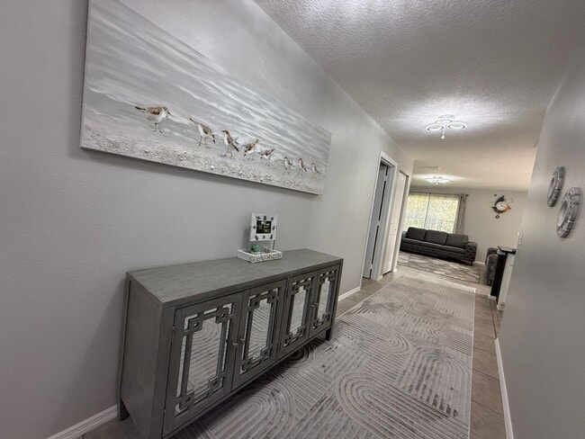 Building Photo - Beautiful updated 3 bedroom 2 bathroom home in Bayberry Lakes (Fully Furnished)