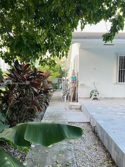 Building Photo - 204 191st St