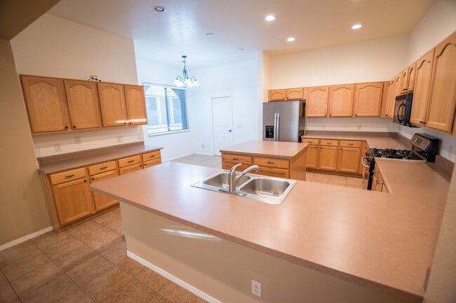 Building Photo - 1604 Laguna Nigel Dr
