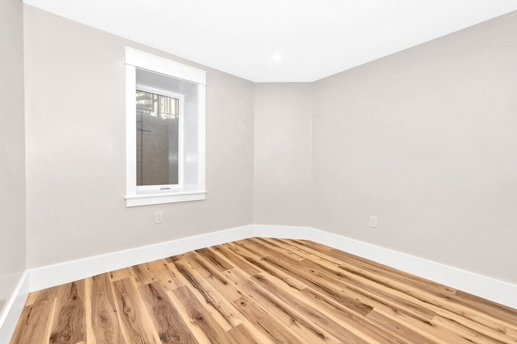 Building Photo - 140 Rindge Ave