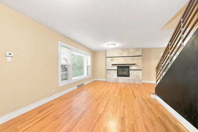 Building Photo - 1463 E 2700 S