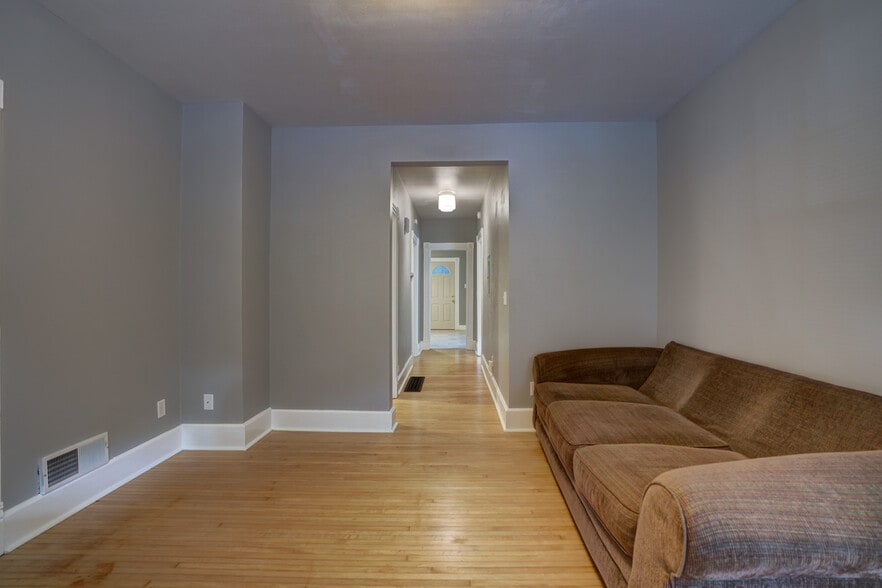 Building Photo - 538 W Wilson St