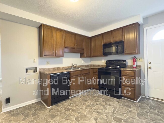Building Photo - 1436 McCan Dr