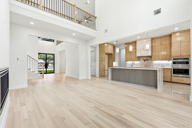 Building Photo - 3135 Walnut Hill Ln