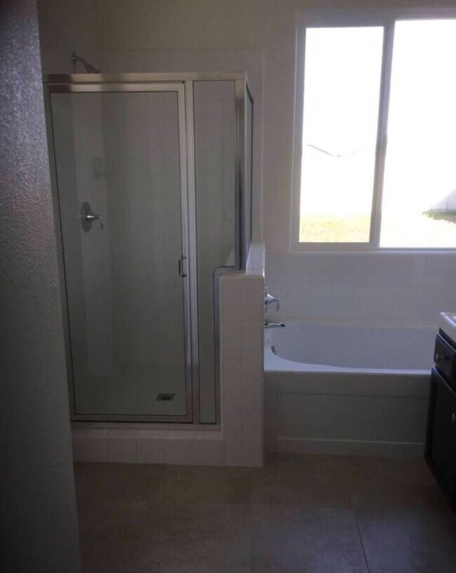 Building Photo - Nice home in North Merced