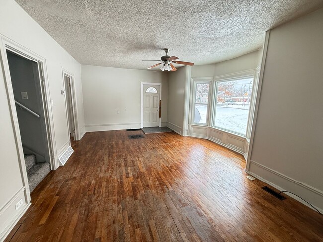 Building Photo - 107 Sager Rd