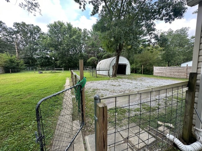 Building Photo - 510 Layne St