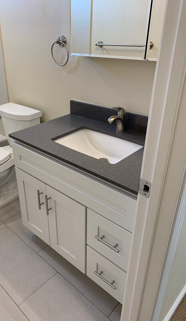 Building Photo - 1121 Borregas Ave