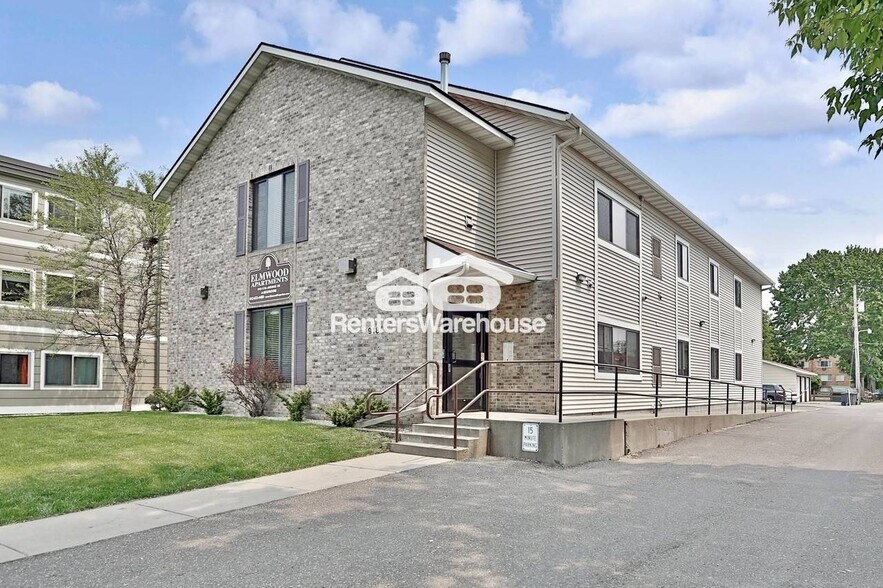 Building Photo - 918 17th Ave SE
