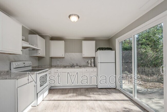 Building Photo - 1401 Briarcliff Dr