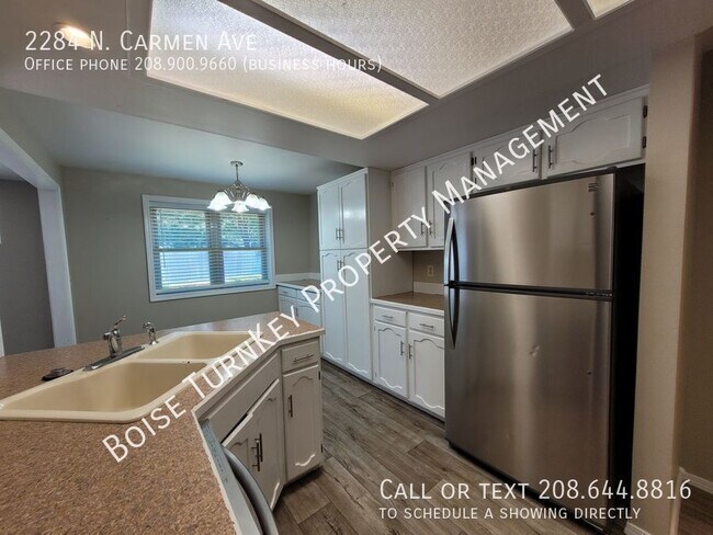 Building Photo - 2284 N Carmen Ave