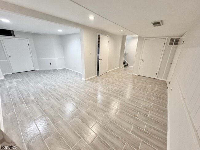 Building Photo - 18 Arthurs Ct