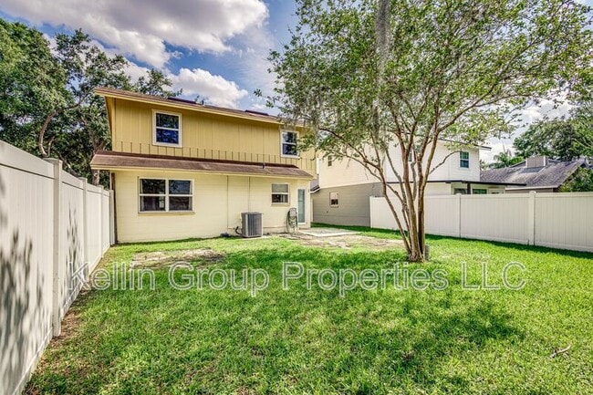 Building Photo - 1419 Persimmon Way