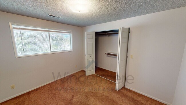 Building Photo - 333 Grove St