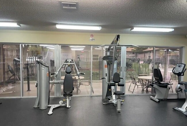 Building Photo - 8750 Royal Palm Blvd