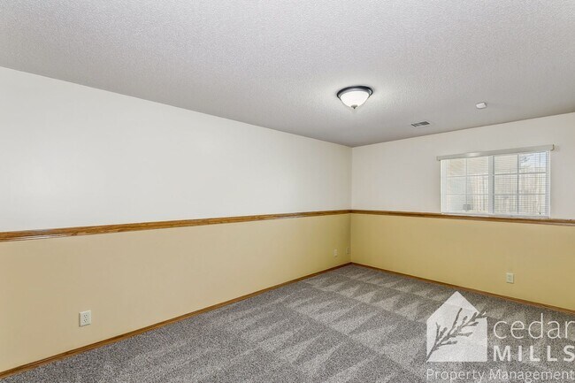 Building Photo - Wonderful Split Level Home in North Wichita