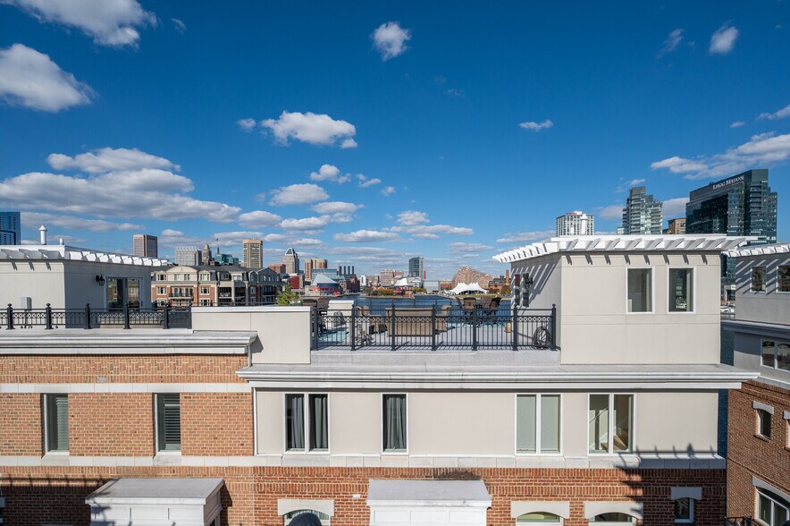 Building Photo - 621 Ponte Villas N