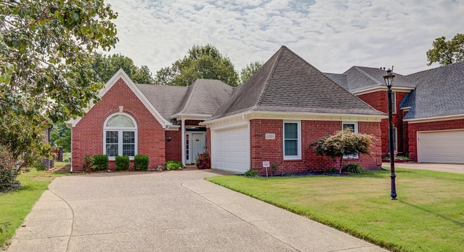 Building Photo - 6318 Cheyenne Dr