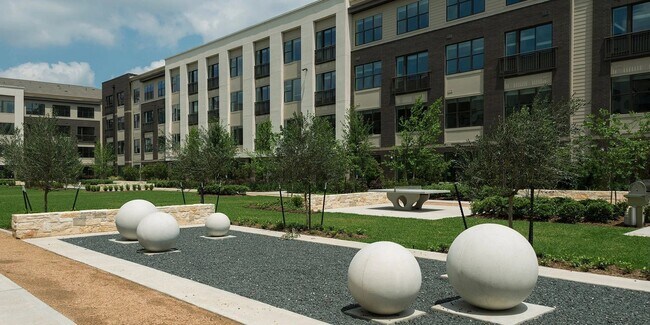 Building Photo - 7100 Old Katy Rd