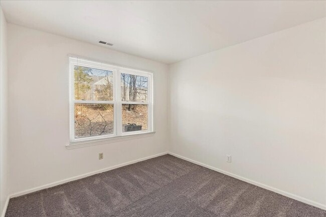 Building Photo - 13 Hamlet Ct