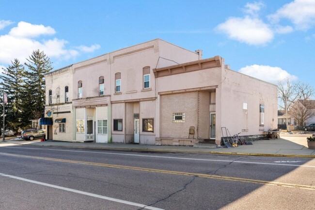 Building Photo - 130 E Main St