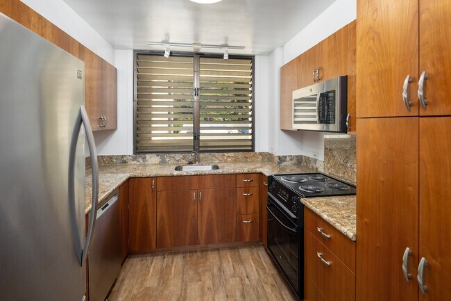 Building Photo - 6770 Hawaii Kai Dr