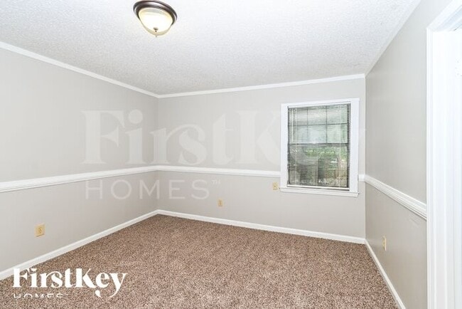 Building Photo - 6363 Midsummer Way