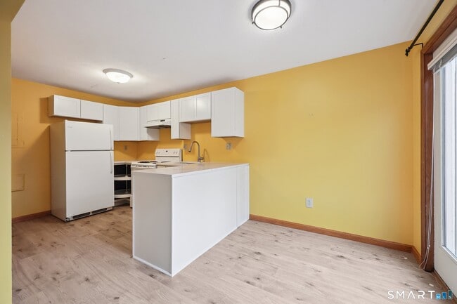 Building Photo - 65 Old Rte 79