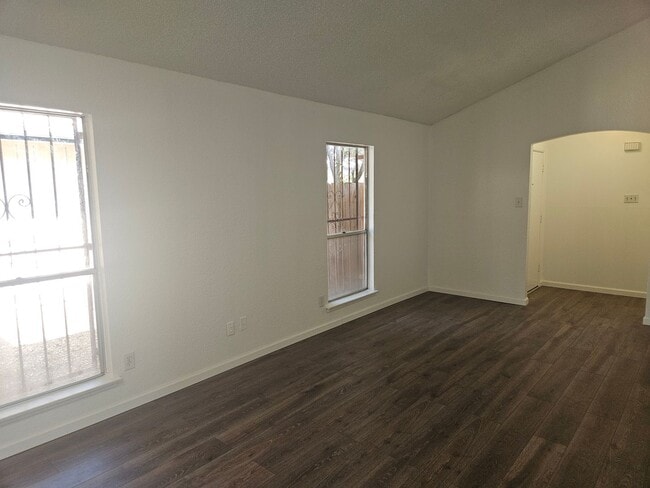 Building Photo - 6823 Grass Valley Dr