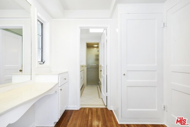 Building Photo - 2675 Glendower Ave