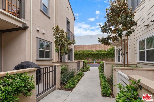 Building Photo - 12142 Blue Sky Ct