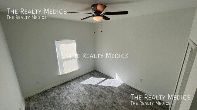 Building Photo - 1651 Welland St SE