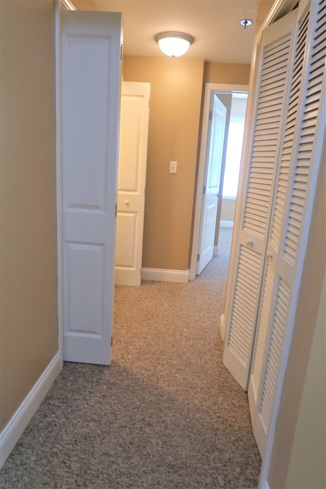 Building Photo - Available August 2025! 3BR/2BA includes pa...