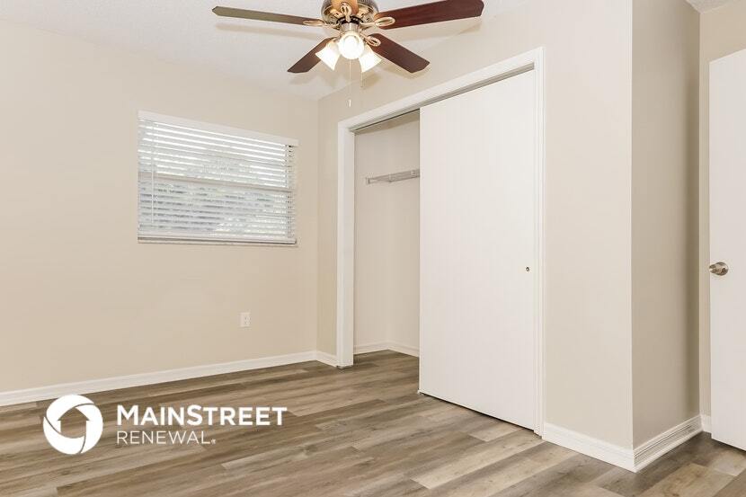 Building Photo - 1325 N Circle Dr