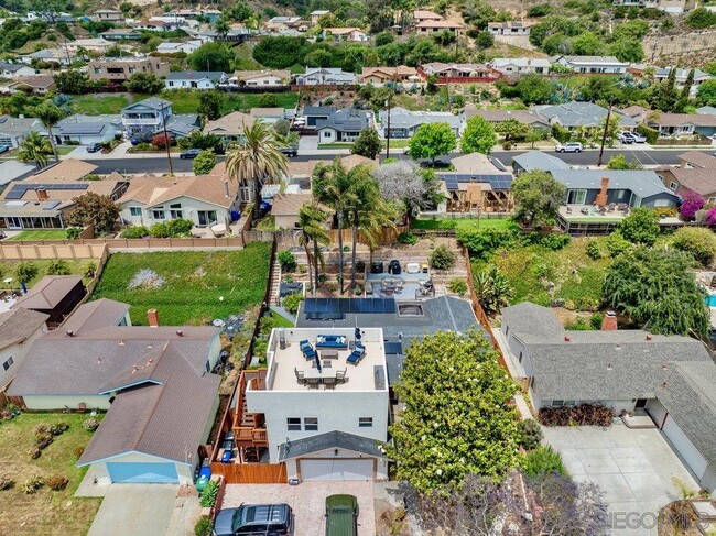 Building Photo - 5050 Gardena Ave