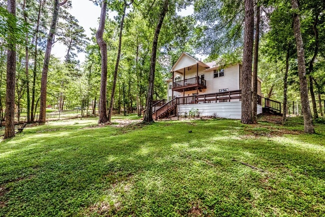 Building Photo - 1801 Camellia Ct