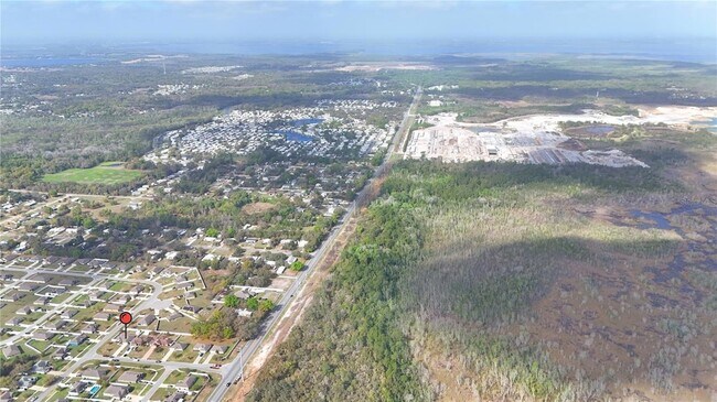 Building Photo - 35901 Joewood Ave