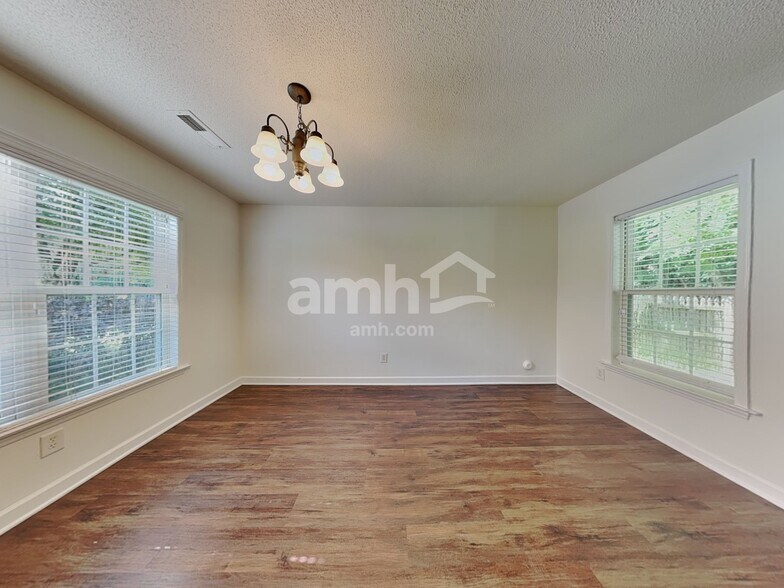 Building Photo - 1629 Hawkcrest Ln