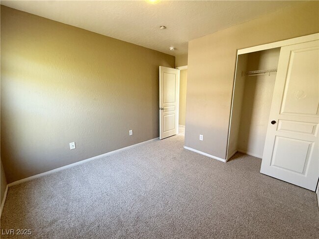 Building Photo - 4375 Braeburn Glen St
