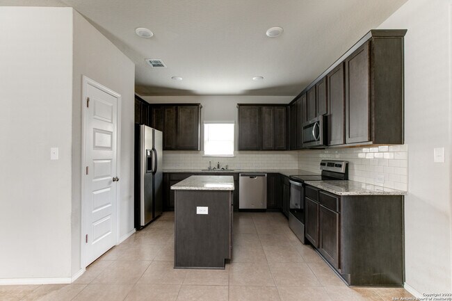 Building Photo - 10830 Fox Trot Way